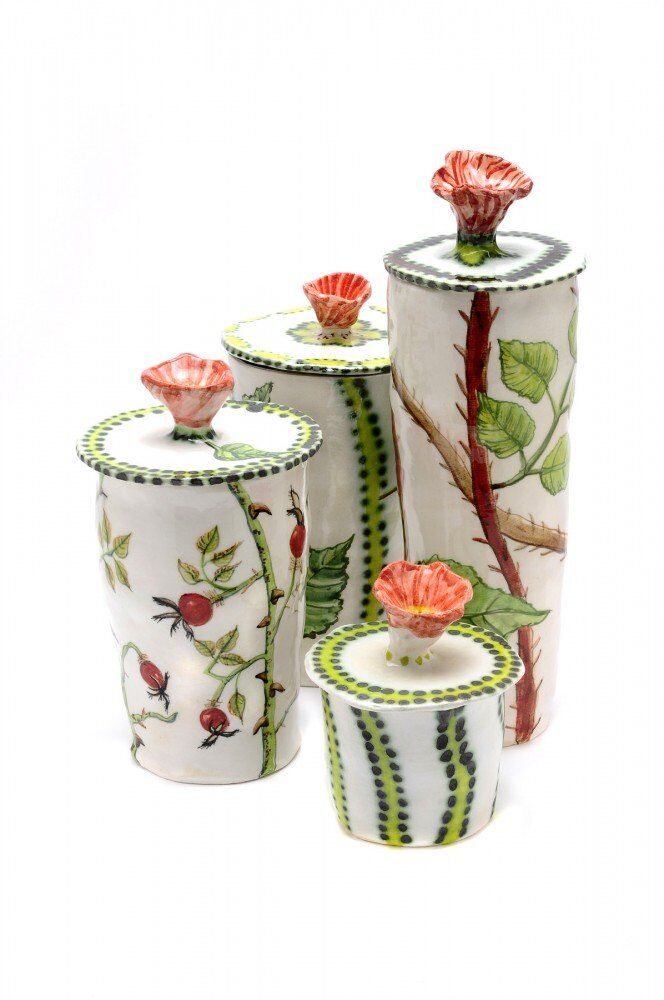 Set of lidded containers