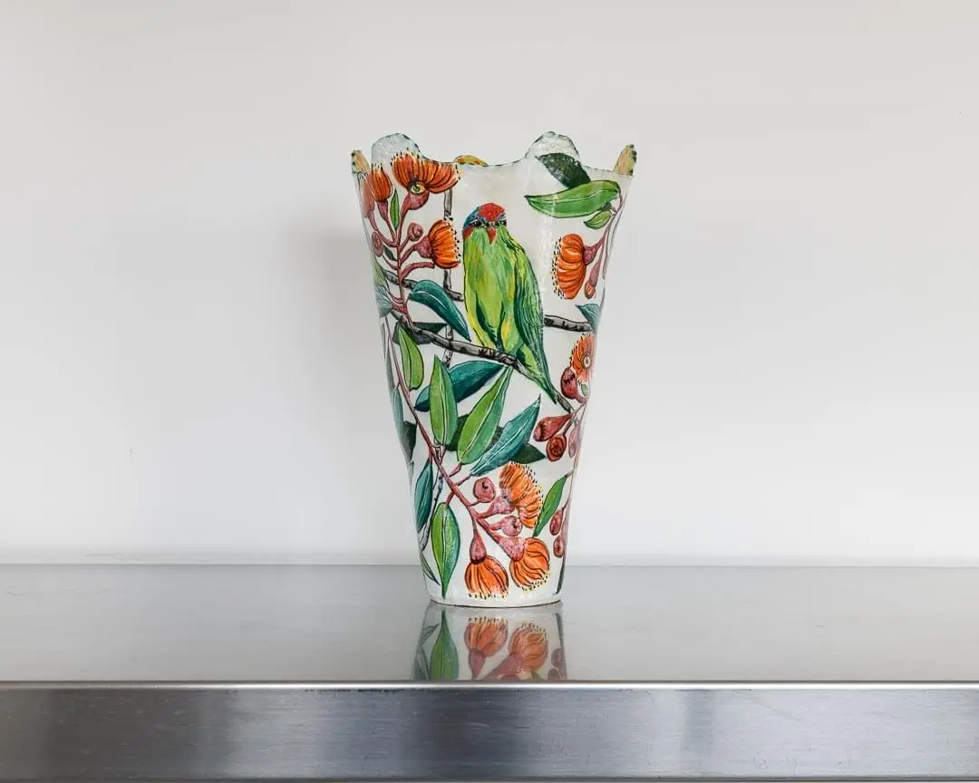 04042025_R-Musk Lorekeet in Flowering Eucalyptus Vessel031