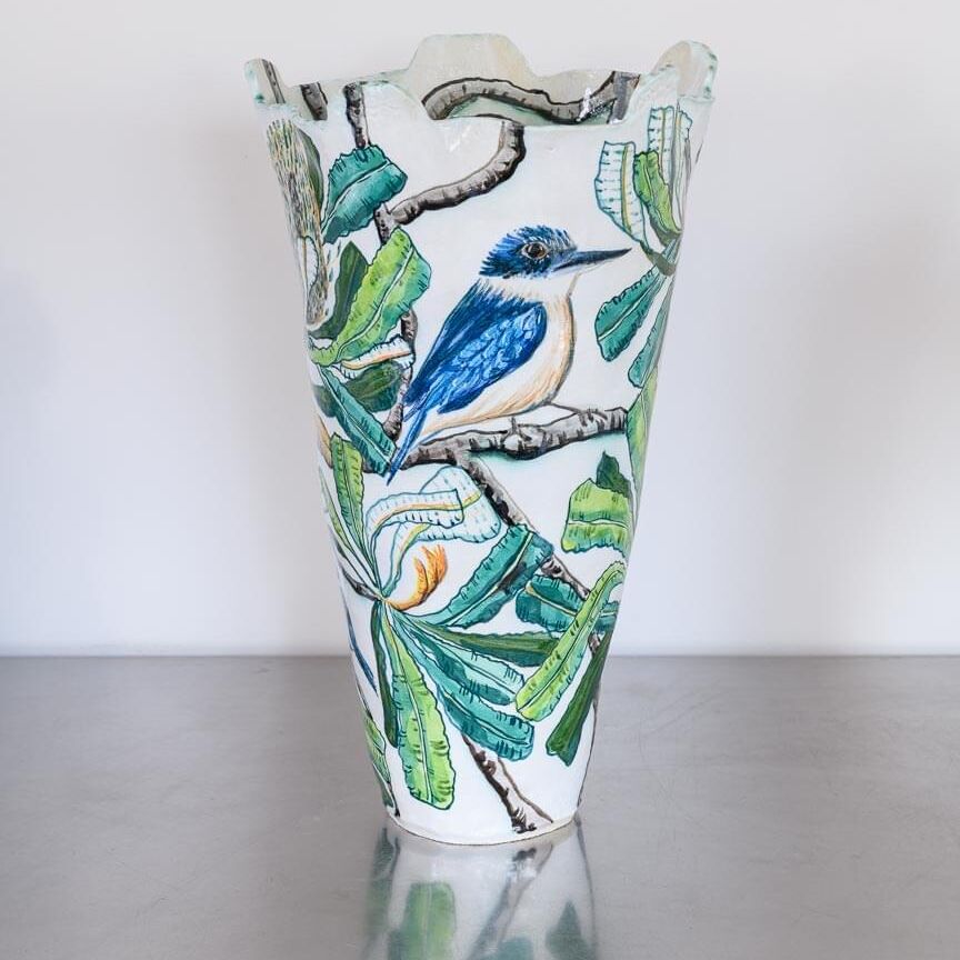 04042025_R-Kingfisher in Banksia Vessel back