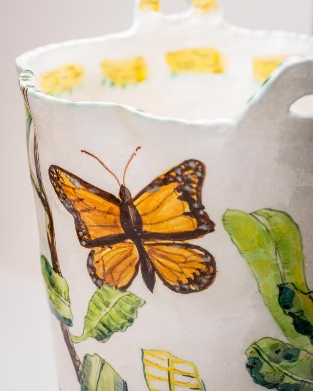 Vase detail